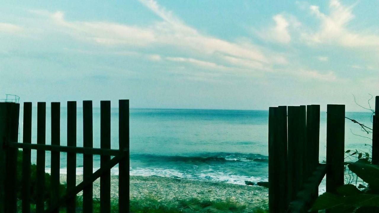 Seafront Villa Joan Nea Skioni Luaran gambar